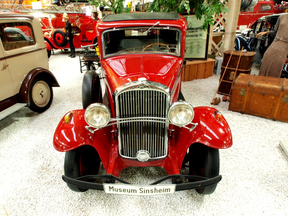 1932_Opel_1.2_Limousine_pic2