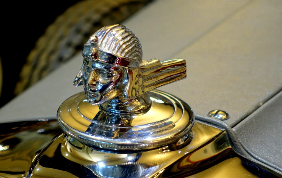 1930_Stutz_Monte_Carlo_Sedan_ornament_-_Automobile_Driving_Museum_-_El_Segundo,_CA_-_DSC02296