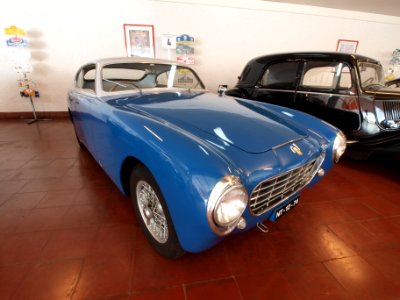 1951_Ferrari_195_Inter,_135hp,_V12,_2487cc_p4