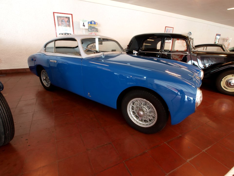 1951_Ferrari_195_Inter,_135hp,_V12,_2487cc_p3
