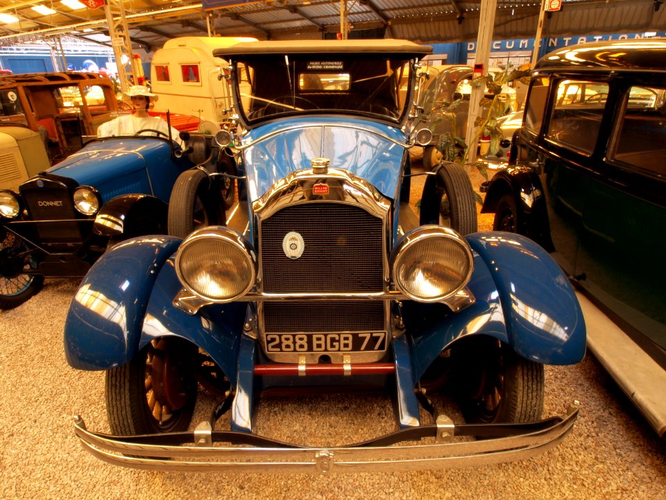 1930_Willys_Knight_pic2