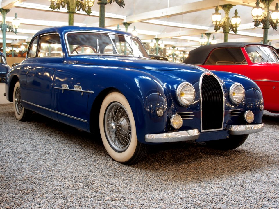 1951_-_1956_Bugatti_Type_101,_3.3_L,_3257_cc_straight-8