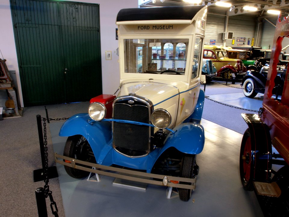 1930_Ford_Model_A_Ice_Cream_Van_pic1