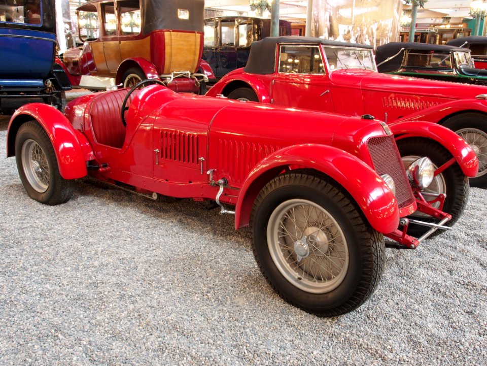 1930_Maserati_Sport_2000,_8_cylinder,_1980cm3,_155hp,_180kmh,_photo_1