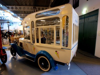 1930_Ford_Model_A_Ice_Cream_Van_pic2