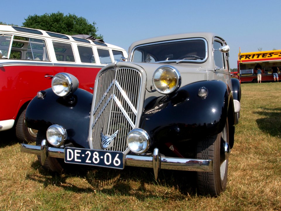 1952_Citröen_11BL_pic1