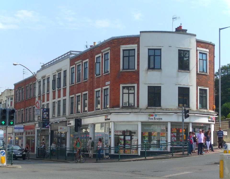 192–197_Lewes_Road,_Brighton_(August_2013)