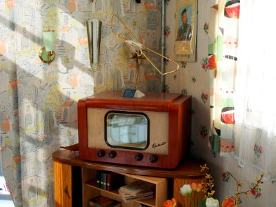 1954_Fernseher_Rembrandt,_60s_interrior_bild_2