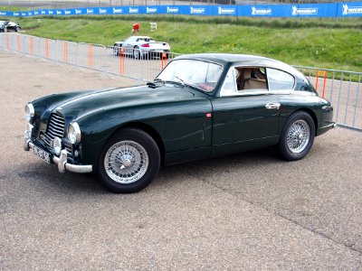 1954_ASTON-MARTIN_DB24_pic3