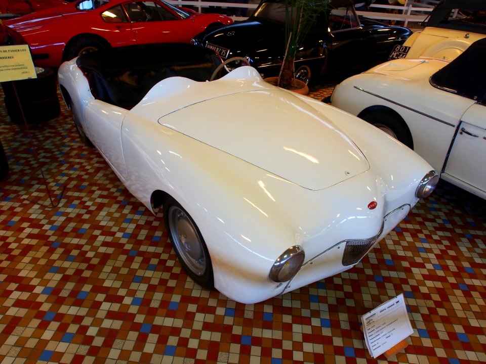 1954_Arista_-_Panhard_5cv_at_the_Musée_Automobile_de_Vendée_pic1