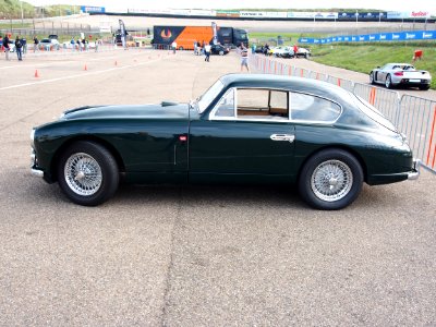 1954_ASTON-MARTIN_DB24_pic2
