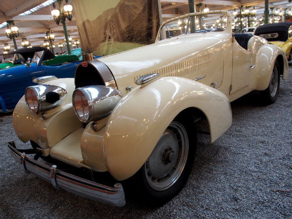1931_Bugatti_Roadster_Type_46,_8_cylinder,_5359cm3,_140hp,_140kmh,_photo_2