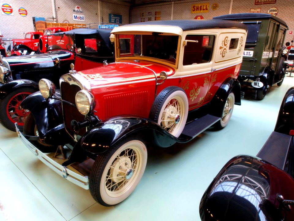 1931_Ford_130B_DeLuxe_Delivery_pic1