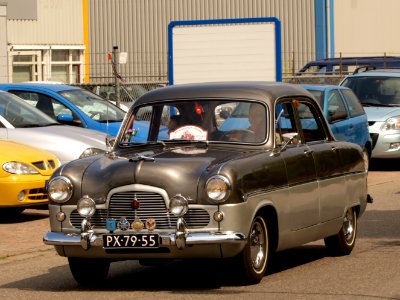 1954_Ford_Zephyr_Six_pic2