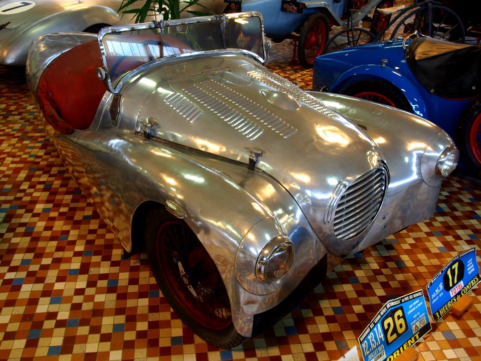 1931_Darmont_Morgan_DS_2cylinder_V_1100cc_at_the_Musée_Automobile_de_Vendée_pic-2