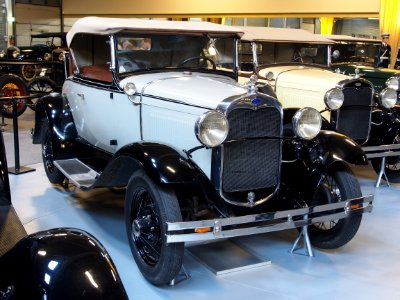 1930_Ford_A_40B_Standard_Roadster_pic2