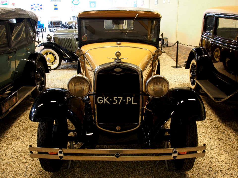 1931_Ford_190A_Victoria_Coupe,_stalen_kap,_pic1
