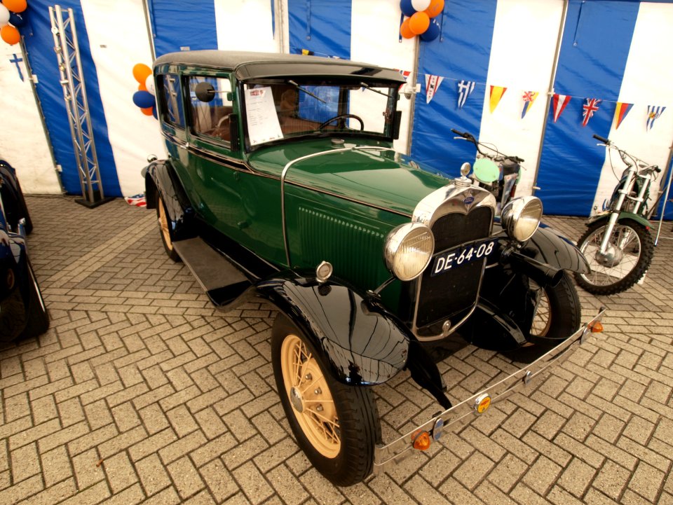 1931_Ford_A_photo-4