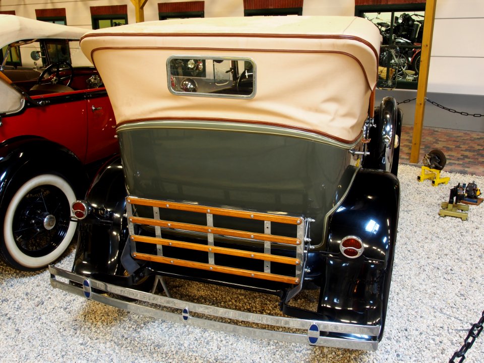1930_Ford_180_A_Luxe_Phaeton_pic5