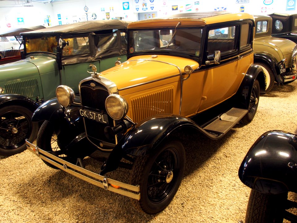 1931_Ford_190A_Victoria_Coupe,_stalen_kap,_pic2