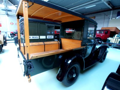 1931_Ford_130_B_DeLuxe_Delivery_pic3