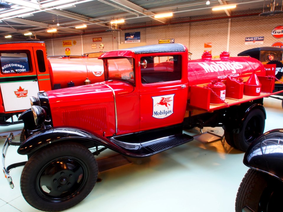 1931_Ford_82B_Model_AA_131_pic01