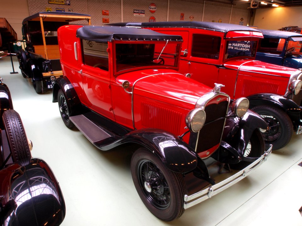 1931_Ford_295_A_Town_Car_Delivery_pic2