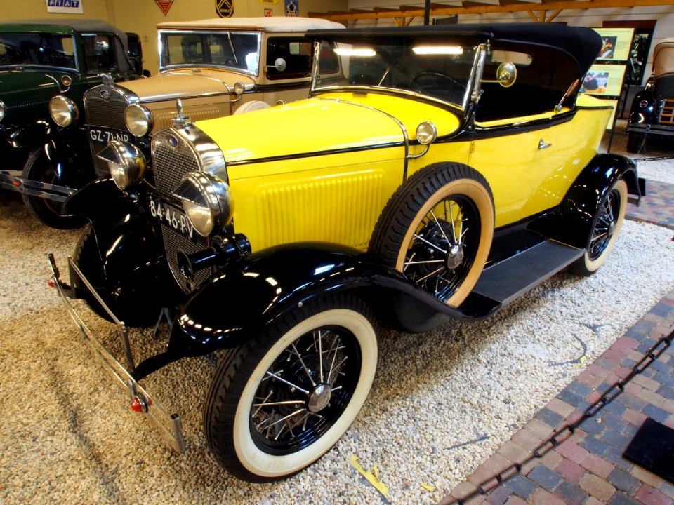 1930_Ford_A_boat_tail_pic2
