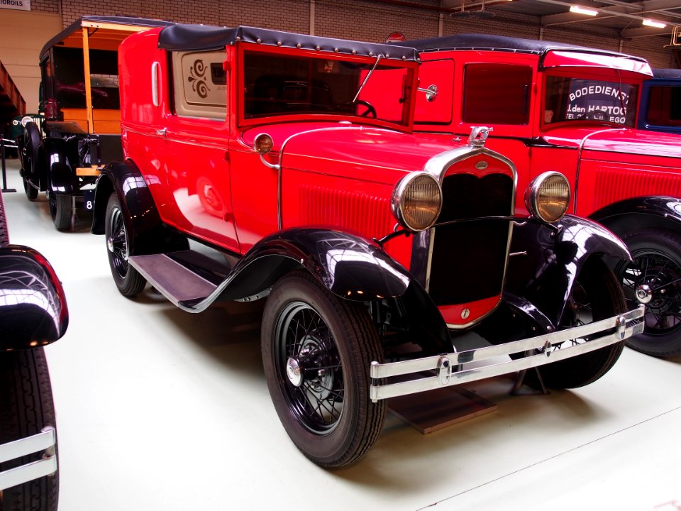 1931_Ford_295_A_Town_Car_Delivery_pic3