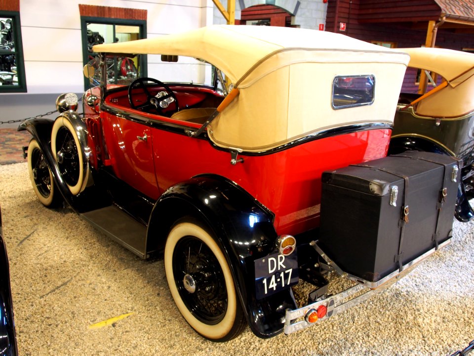 1931_Ford_180_A_Luxe_Phaeton_pic3