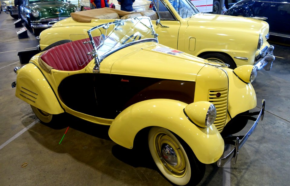 1940_American_Bantam_Deluxe_Roadster_-_Automobile_Driving_Museum_-_El_Segundo,_CA_-_DSC02050