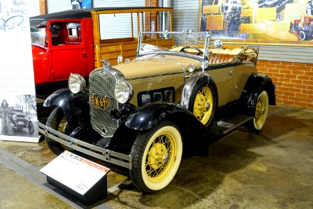 1931_Ford_Model_A_Roadster_with_rumble_seat_-_Automobile_Driving_Museum_-_El_Segundo,_CA_-_DSC01860