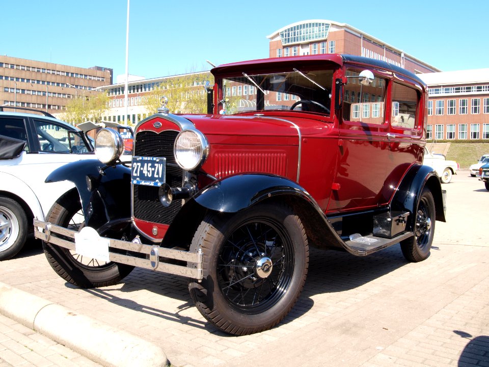 1931_Ford_A_,_Dutch_licence_registration_27-45-ZV,_pic2
