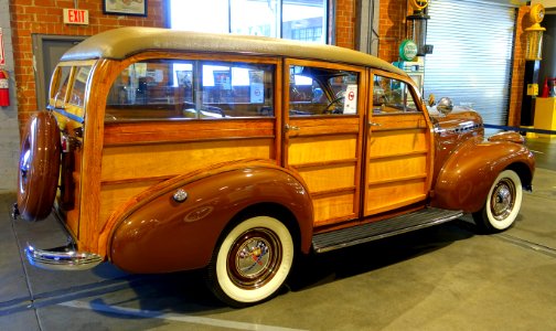 1940_Chevrolet_Special_Deluxe_woodie_station_wagon_-_Automobile_Driving_Museum_-_El_Segundo,_CA_-_DSC01688