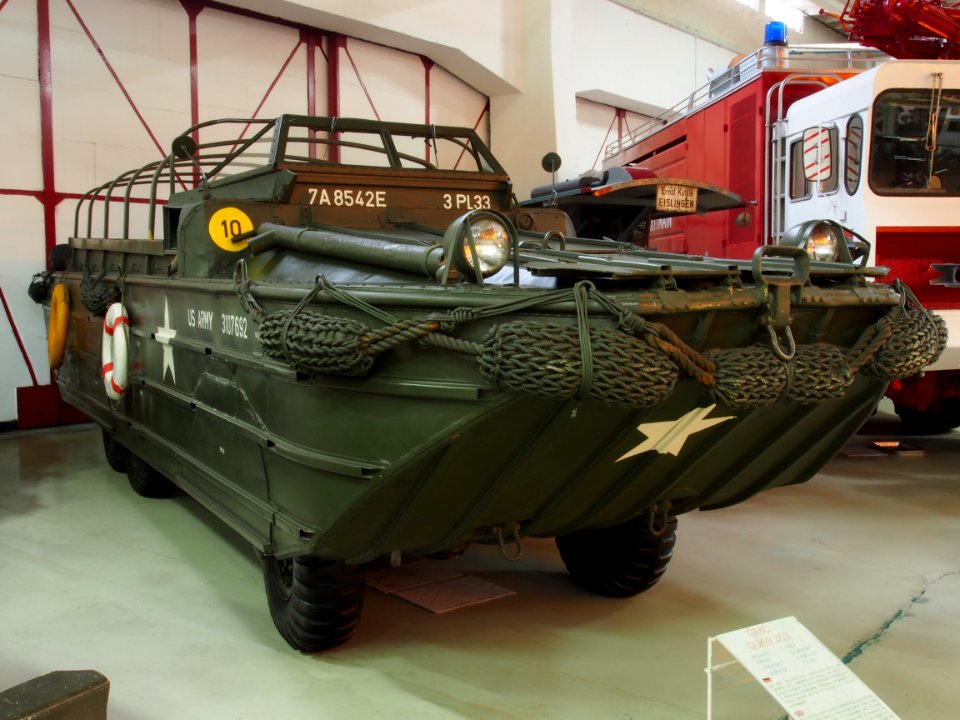 1942_GMC_DUKW_353_No7A8642E_3_PL33