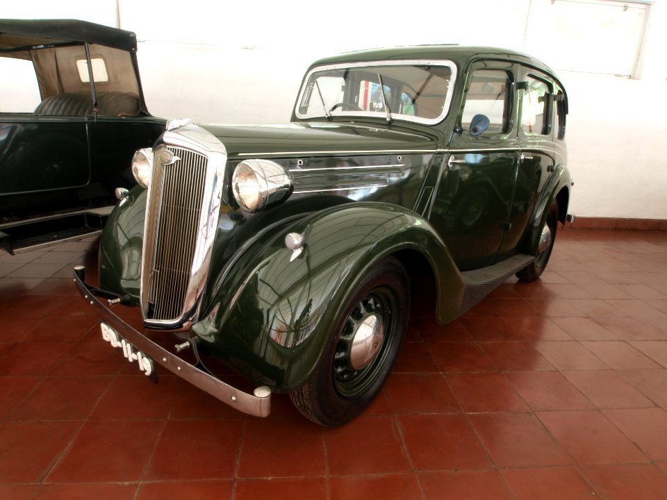 1940_Wolseley,_40hp,_1140cc,_112kmh_photo-3