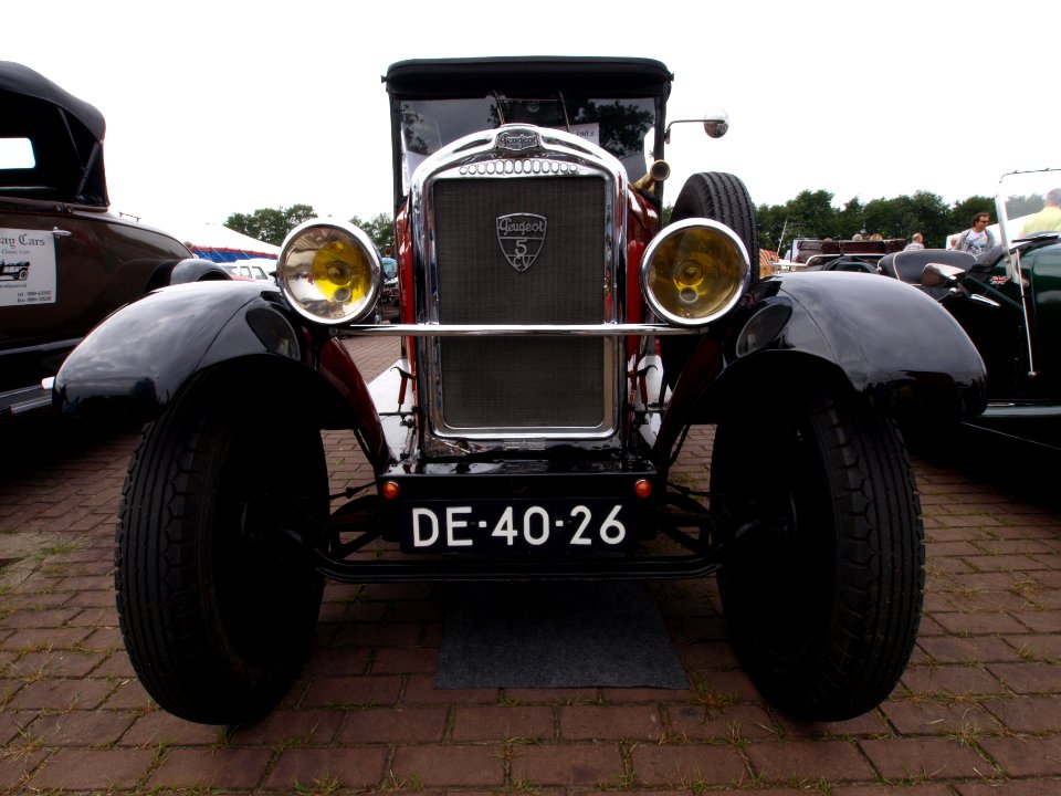 1930_Peugeot,_Dutch_licence_registration_DE-40-26_p6
