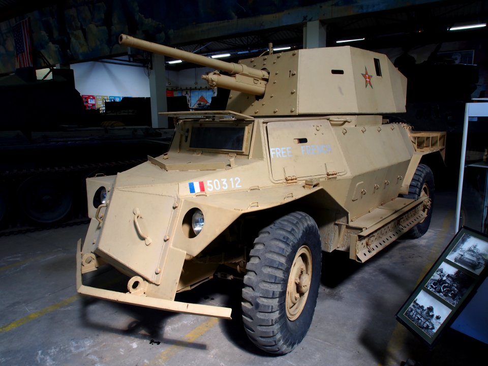 1943_Marmon_Herrington_SARC_MkIV,_armored_car_in_the_Musée_des_Blindés,_France,_pic-3