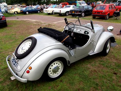 1940_Fiat_500_Topolino,_Dutch_licence_registration_PG-06-83_p1