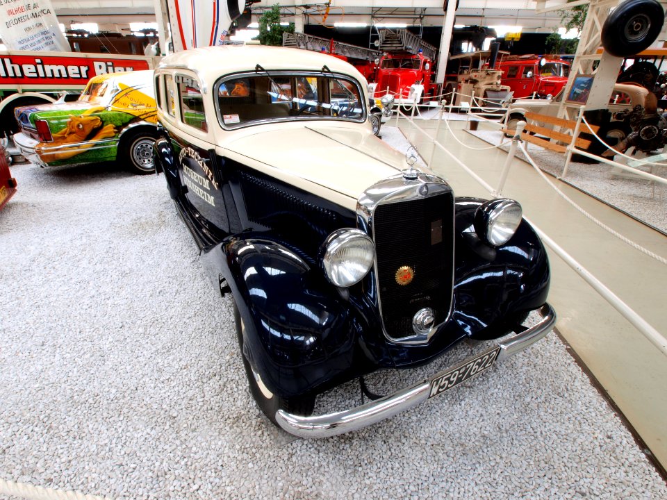 1946_Mercedes-Benz_170_V_Kombi_pic2