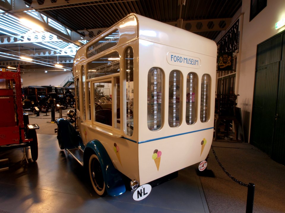 1930_Ford_Model_A_Ice_Cream_Van_pic3