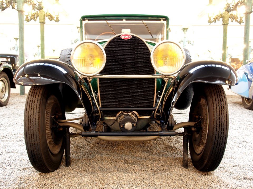 1933_Bugatti_Type_49,_8_cylinder,_3257cm3,_90hp,_150kmh,_photo_2