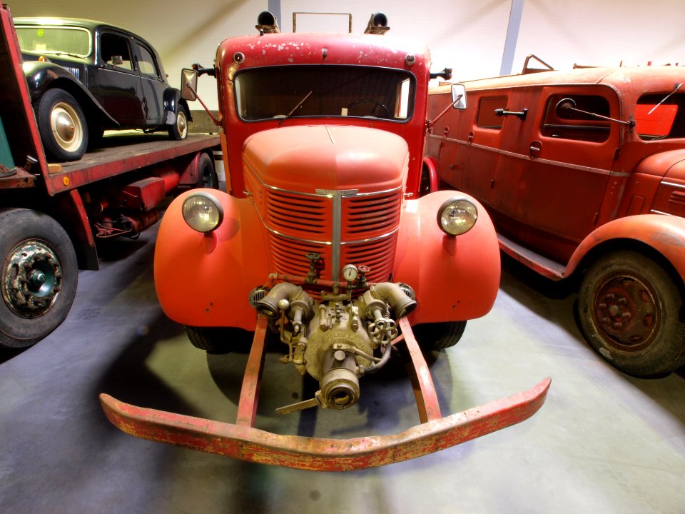 1945_Volvo_Fire_engine,_pict4