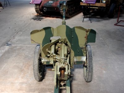 1934_25mm_Canon_anti_tank,_Musée_des_Blindés,_France,_pic-2