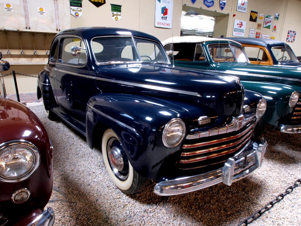 1946_Ford_69A_Coupé_pic2