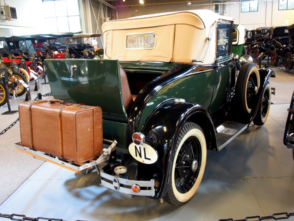 1930_Ford_A_68B_Convertible_Cabriolet_pic2