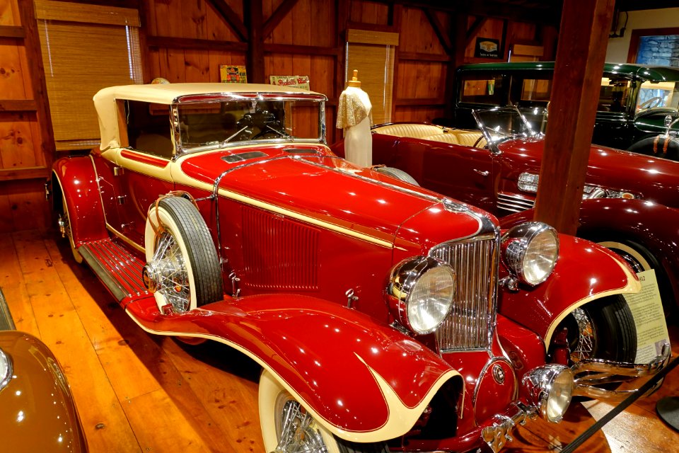 1930_Cord_Model_L-29_-_Collings_Foundation_-_Massachusetts_-_DSC07186