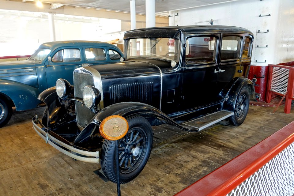 1930_Dodge_Sedan_-_Eureka_-_Hyde_Street_Pier_-_San_Francisco,_CA_-_DSC02083