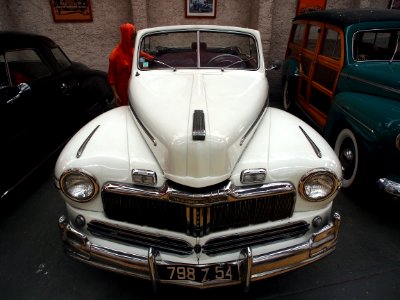 1947_Mercury_Eight,_8_cylinders,_3,9_Liter_pic2