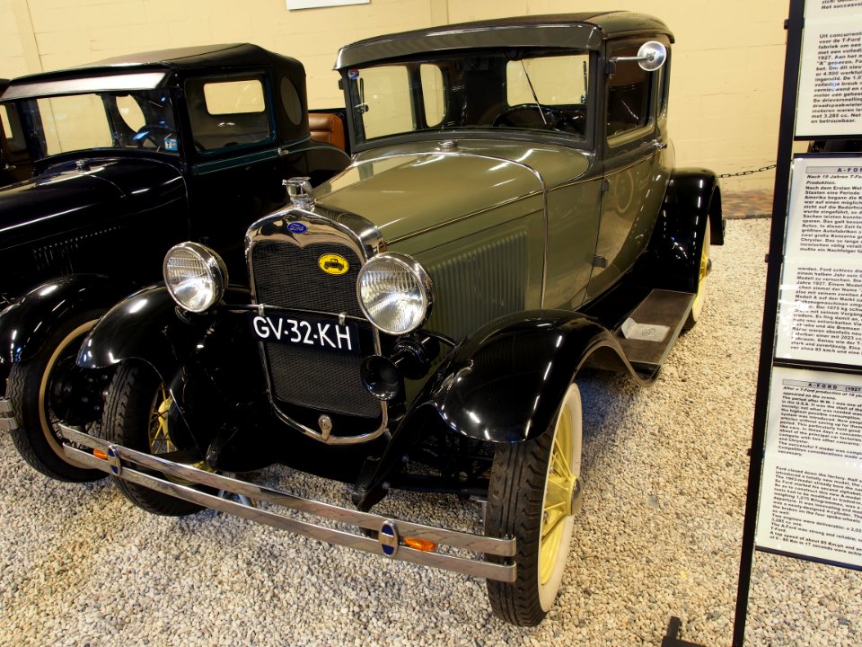 1930_Ford_45_B_Standard_Coupe_pic1